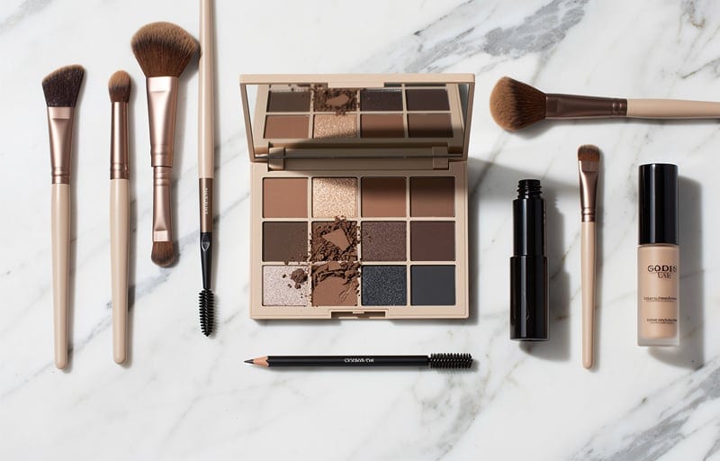 Préparer la paupière : l'étape qu'on zappe (à tort)